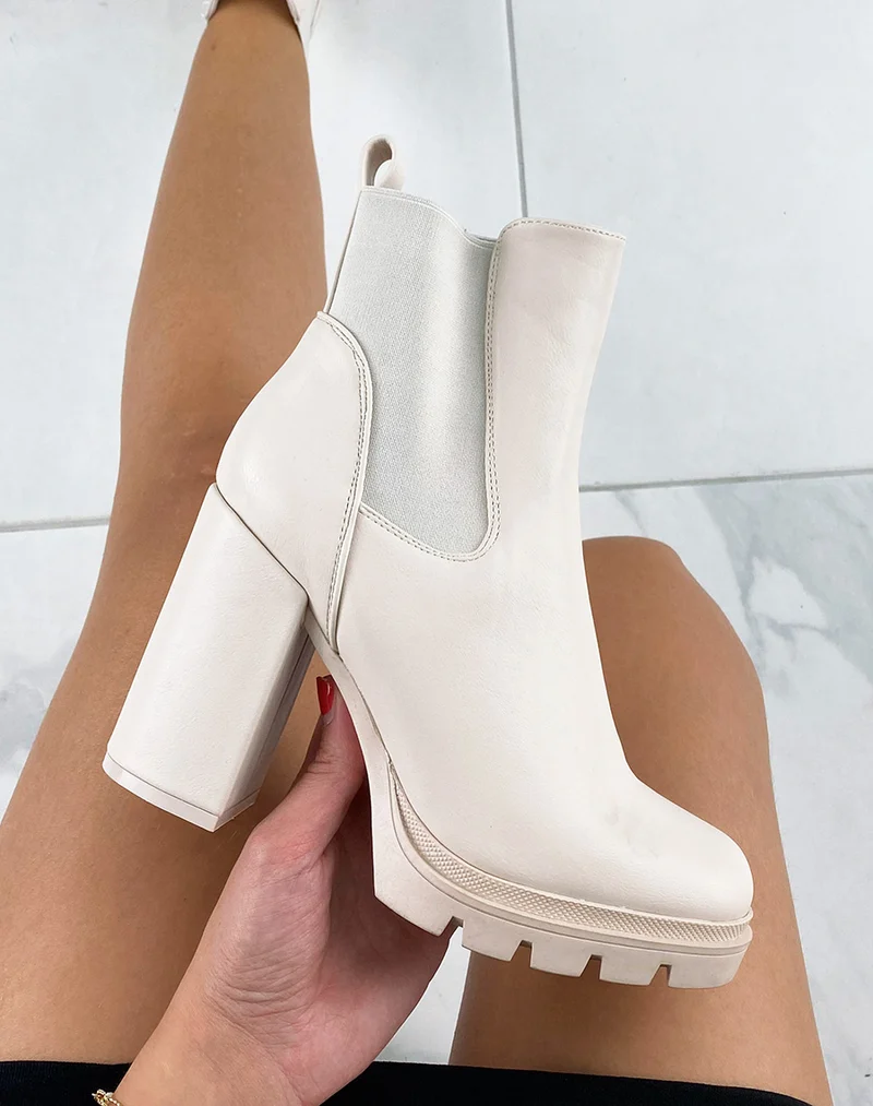 Bottines à talon beiges à plateforme crantée