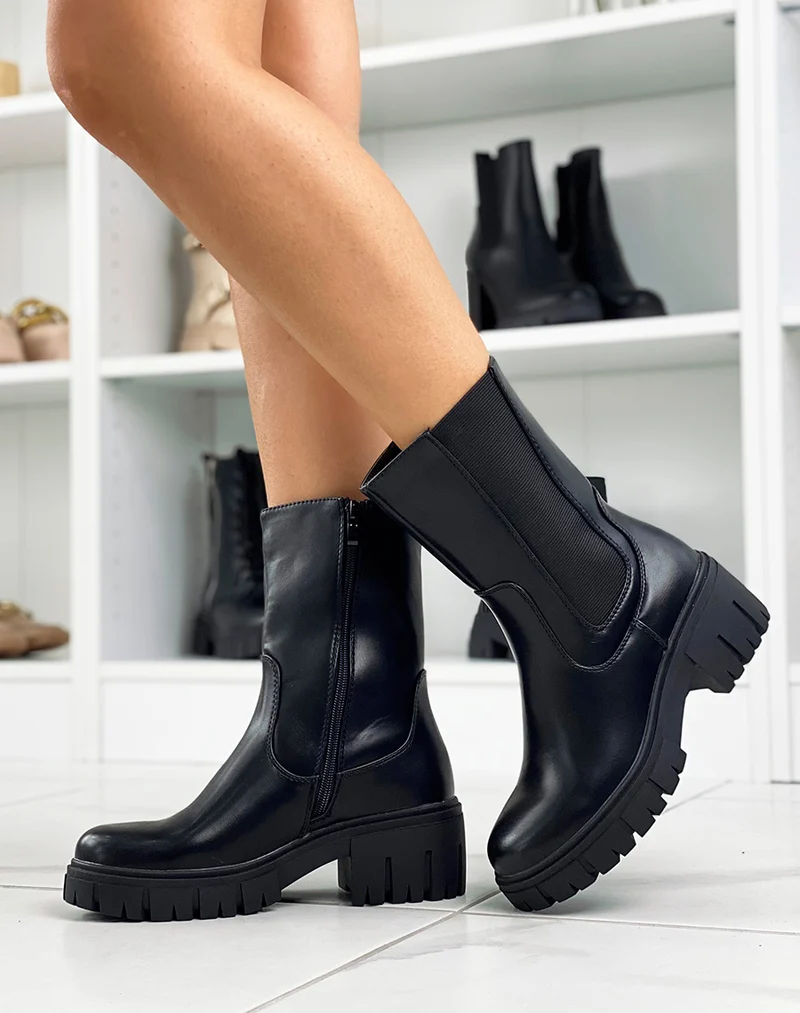 Bottines noires à semelle crantée