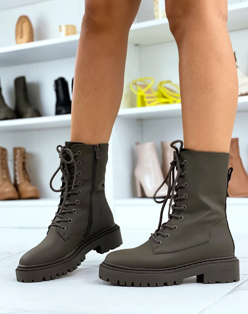 Bottines kaki montantes mattes à lacet et semelle talonnée