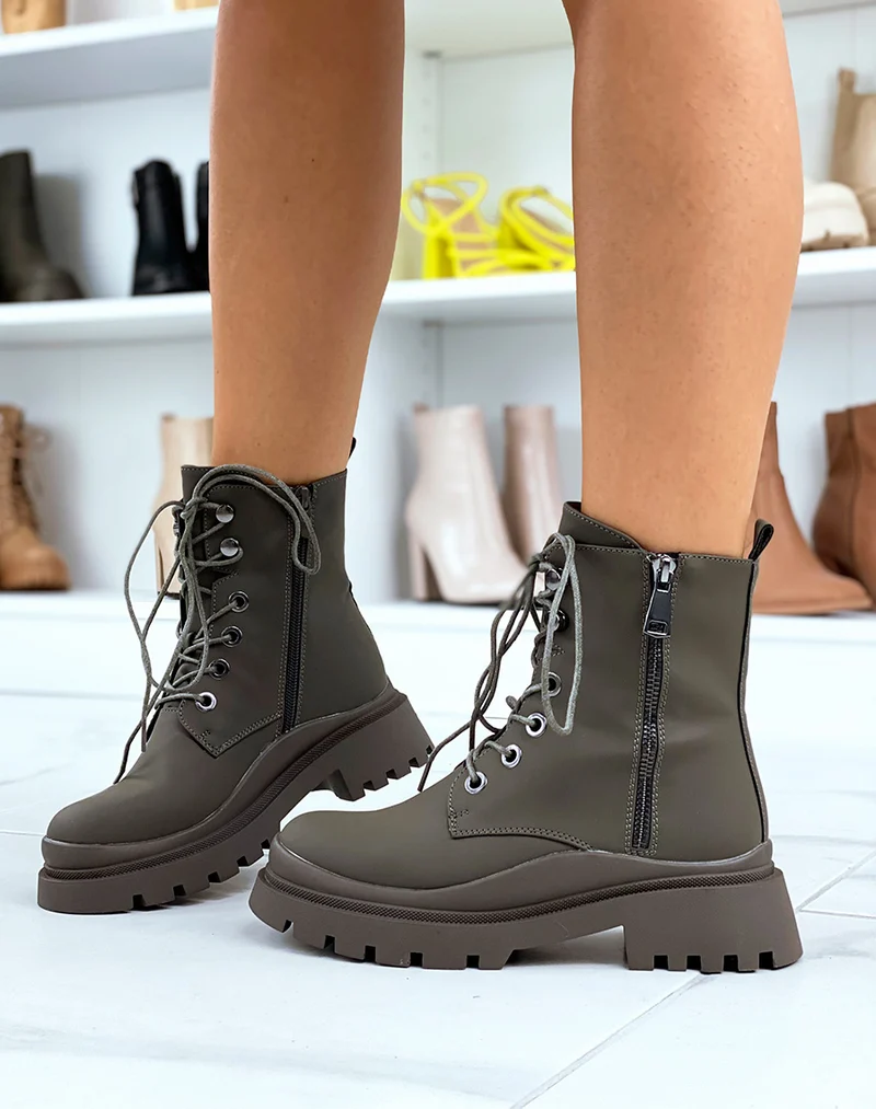 Bottines kaki gommées à semelle crantée