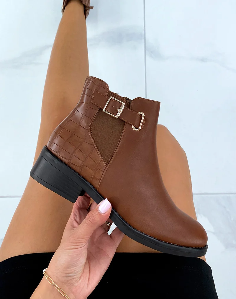 Bottines basses camel effet croco