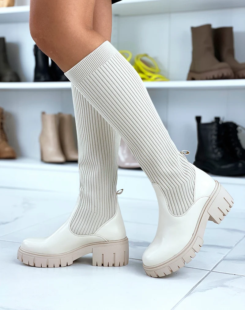 Bottes beiges montantes effet chaussette à fines chaines dorées
