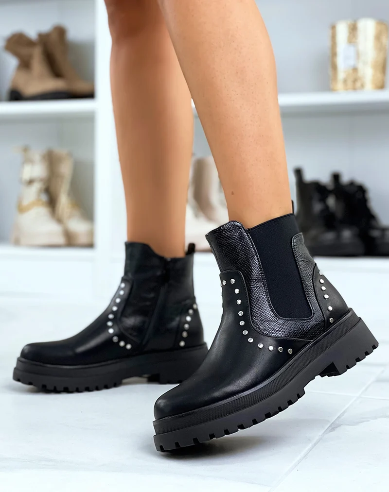 Bottines noires inspiration chelsea à empiècements et clous argentés