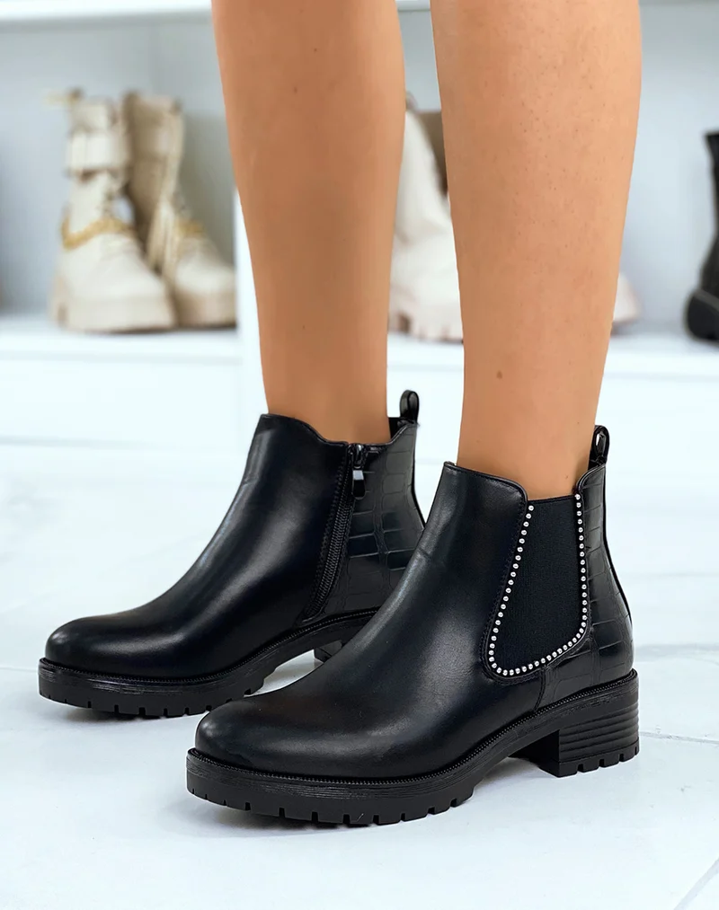Chelsea boots noires effet croco talonnées à petits clous argentés