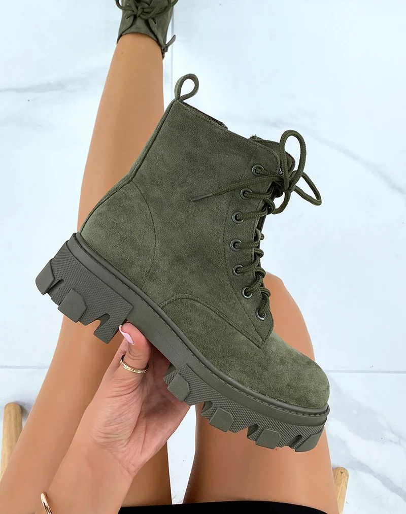 Bottines en suédine kaki lacées à semelle crantée