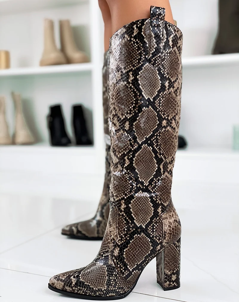 Bottes effet python à talon style santiags