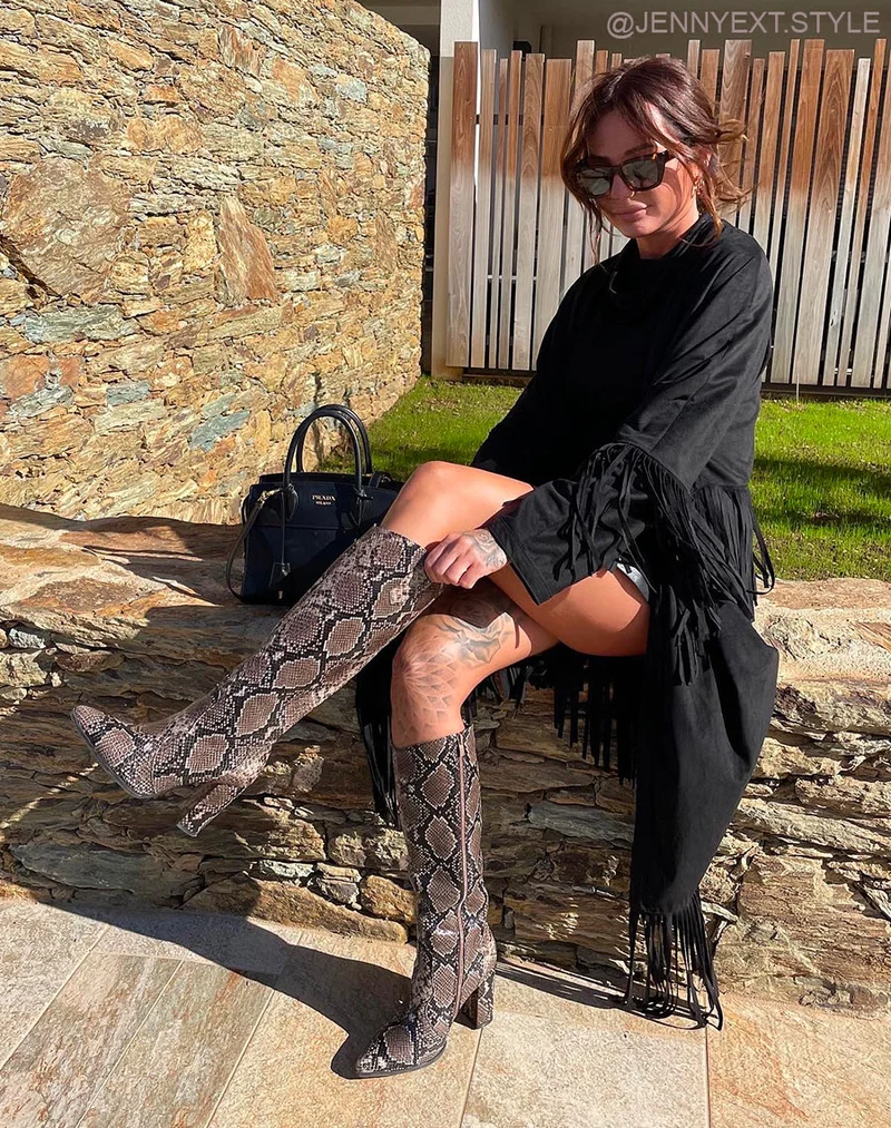 Bottes effet python à talon style santiags
