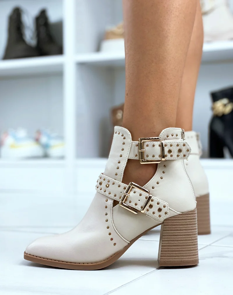 Bottines à talon beiges à bout carré