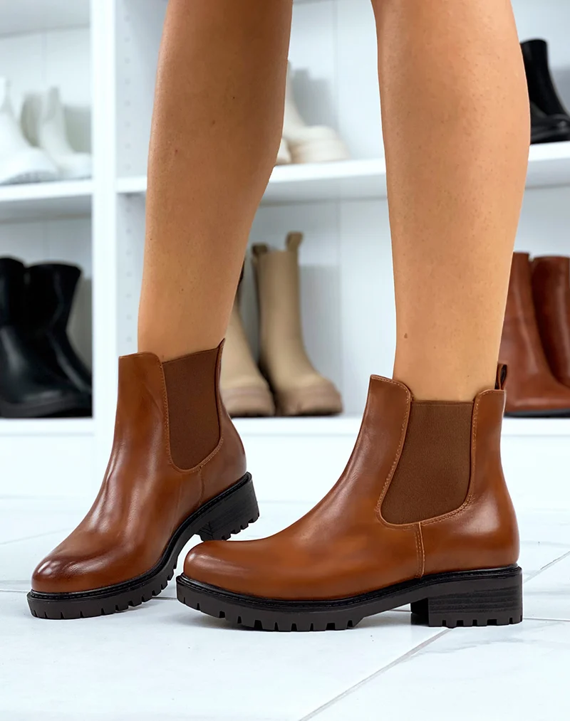 Chelsea boots camel