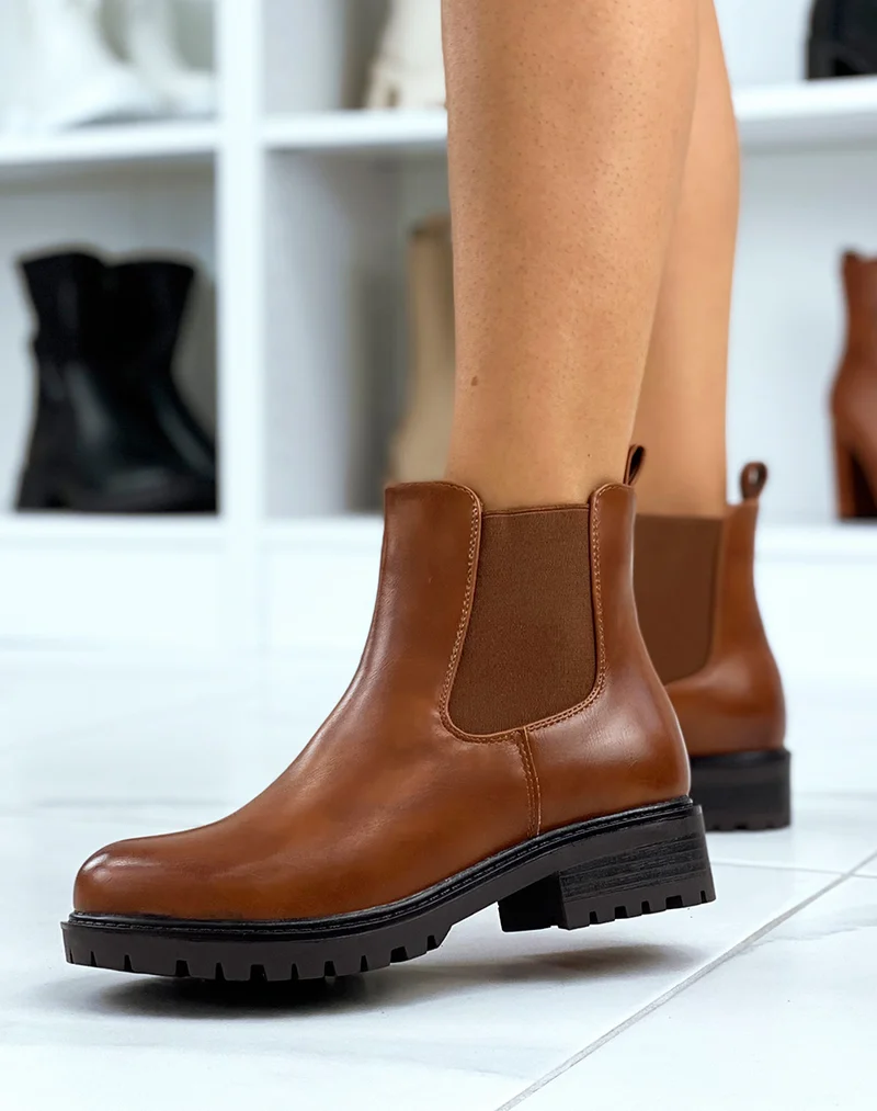 Chelsea boots camel