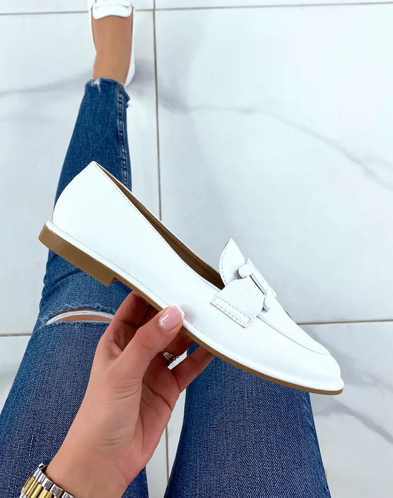 Mocassins blancs