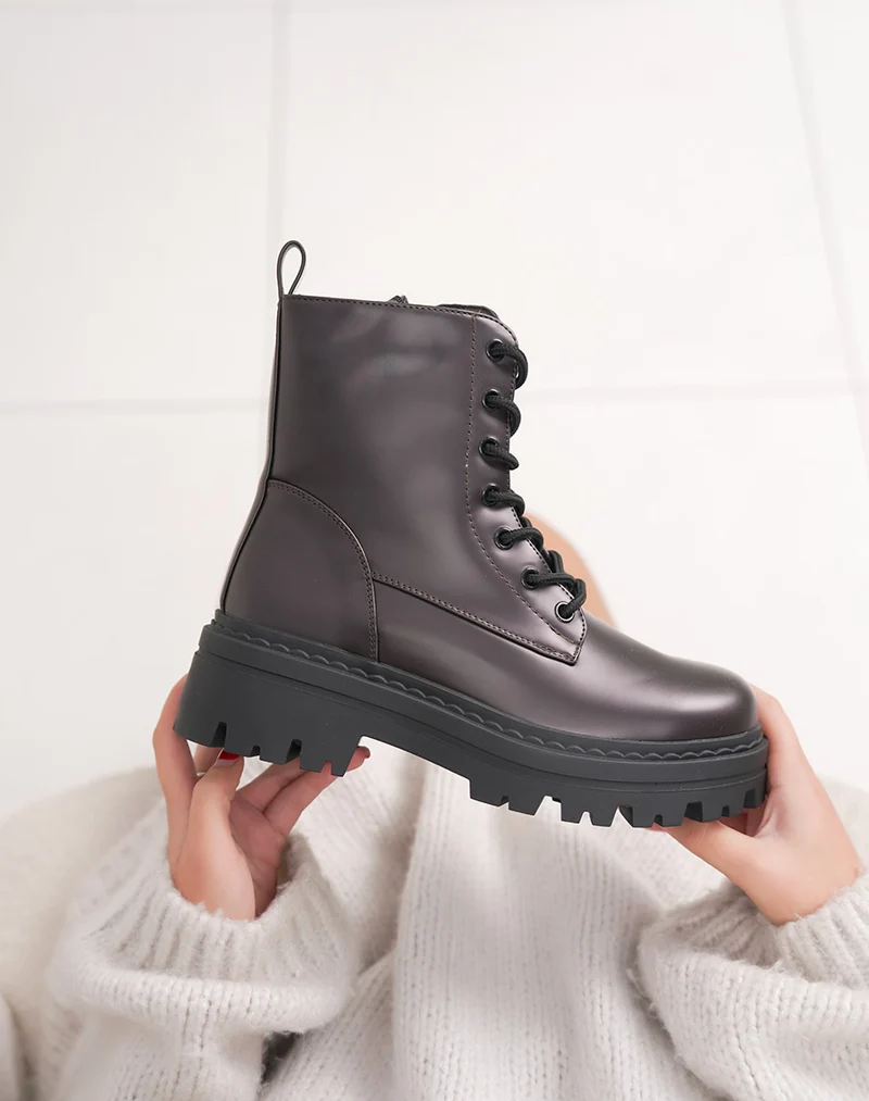 Bottines femme marron métallisé tendance à lacets et semelle crantée
