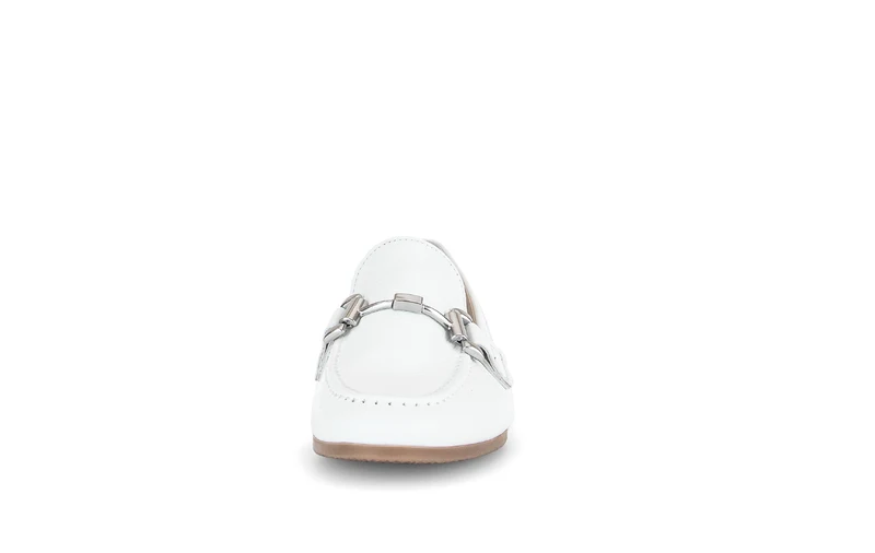 Mocassins blancs en cuir grainé