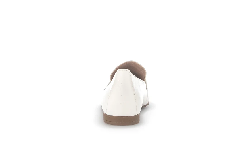 Mocassins ecrus en cuir