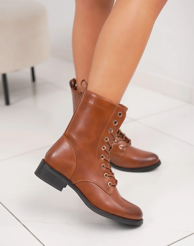 Bottines femme camel tendance à lacets montants et intérieur fourré