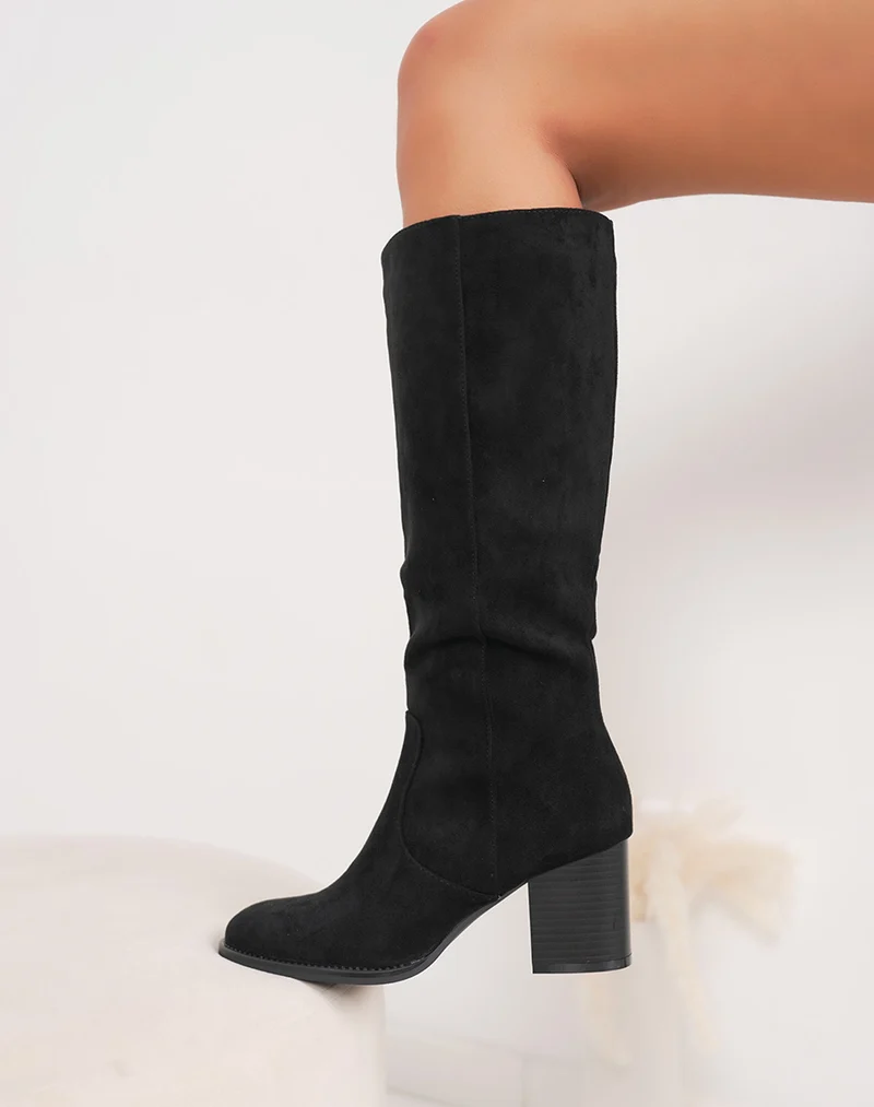 Bottes noires en suédine à talon carré et intérieur fourré
