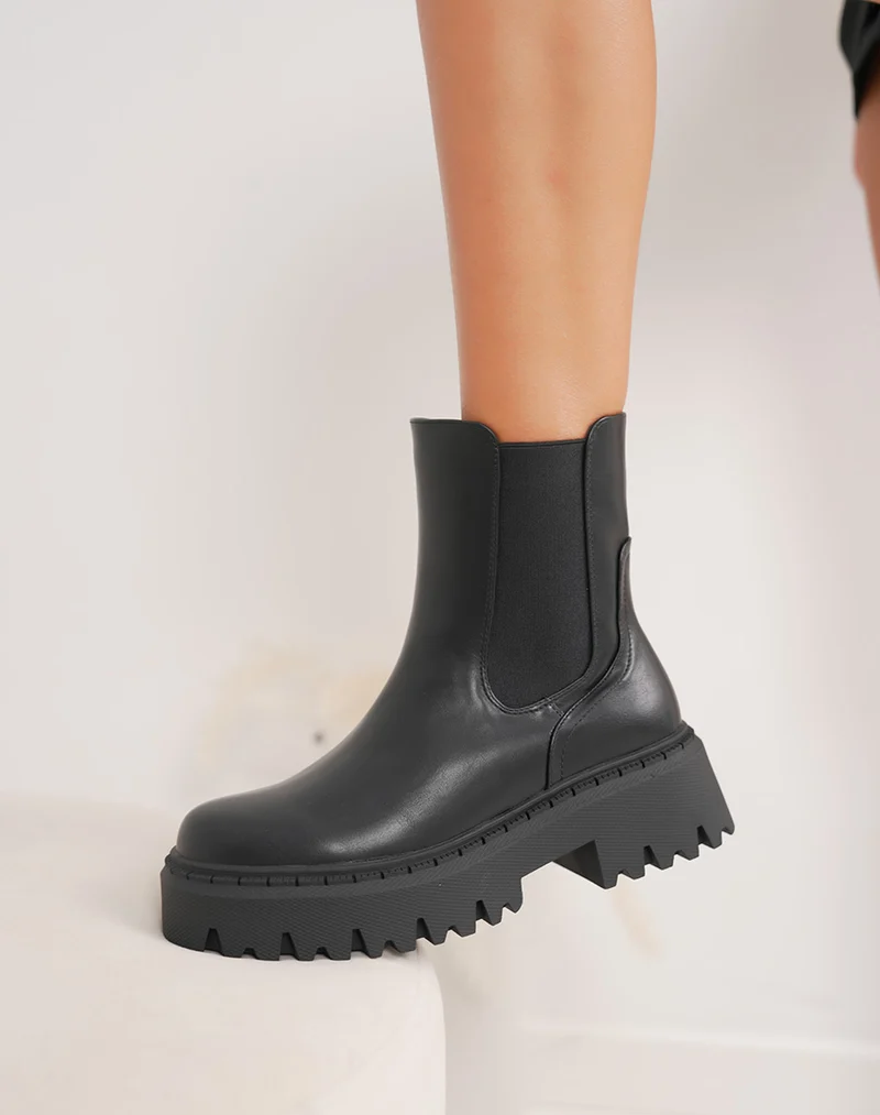 Bottines femme noires style Chelsea à plateforme crantée et intérieur fourré