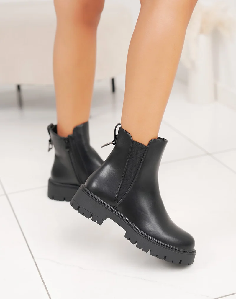 Bottines noires fourrées bijou argenté