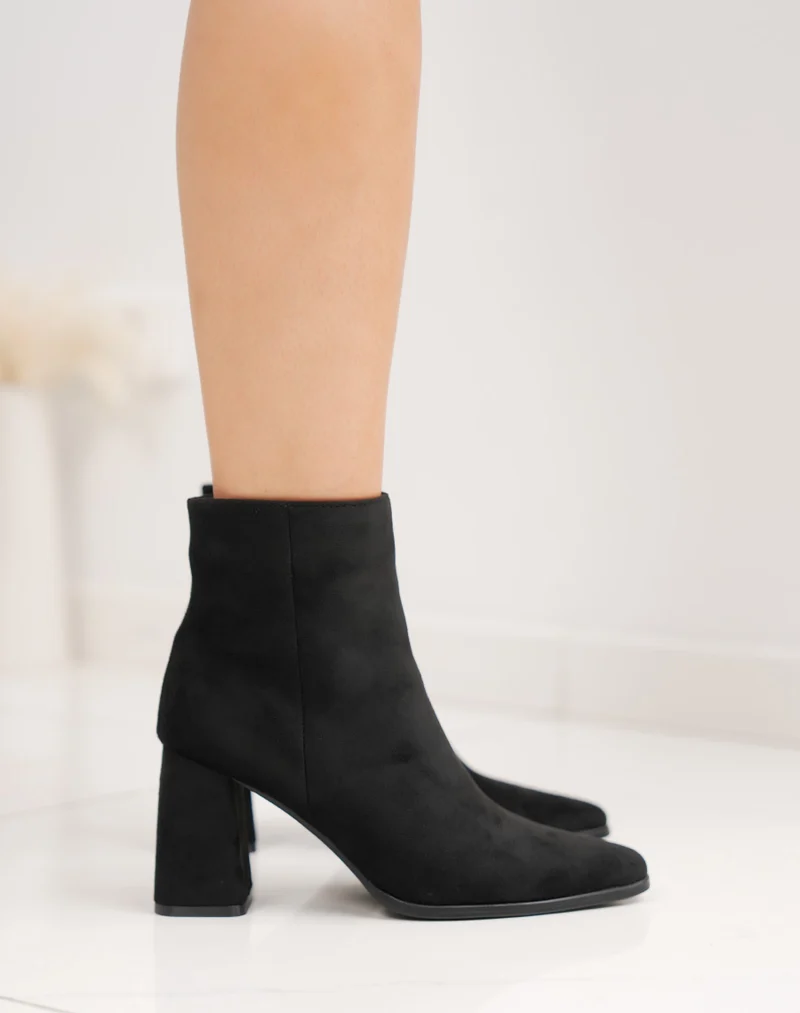 Bottines femme noires en suédine à talon carré chic et bout pointu