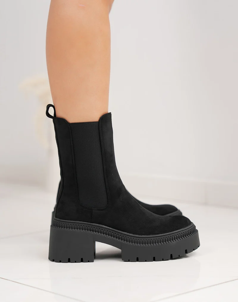 Bottines femme noires en suédine à plateforme et semelle crantée tendance