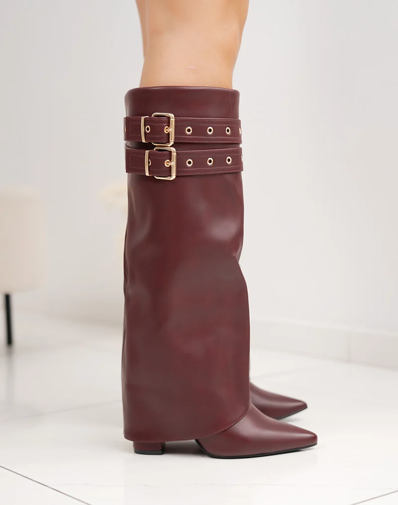Bottes femme bordeaux à revers avec double lanière dorée et talon haut 9cm