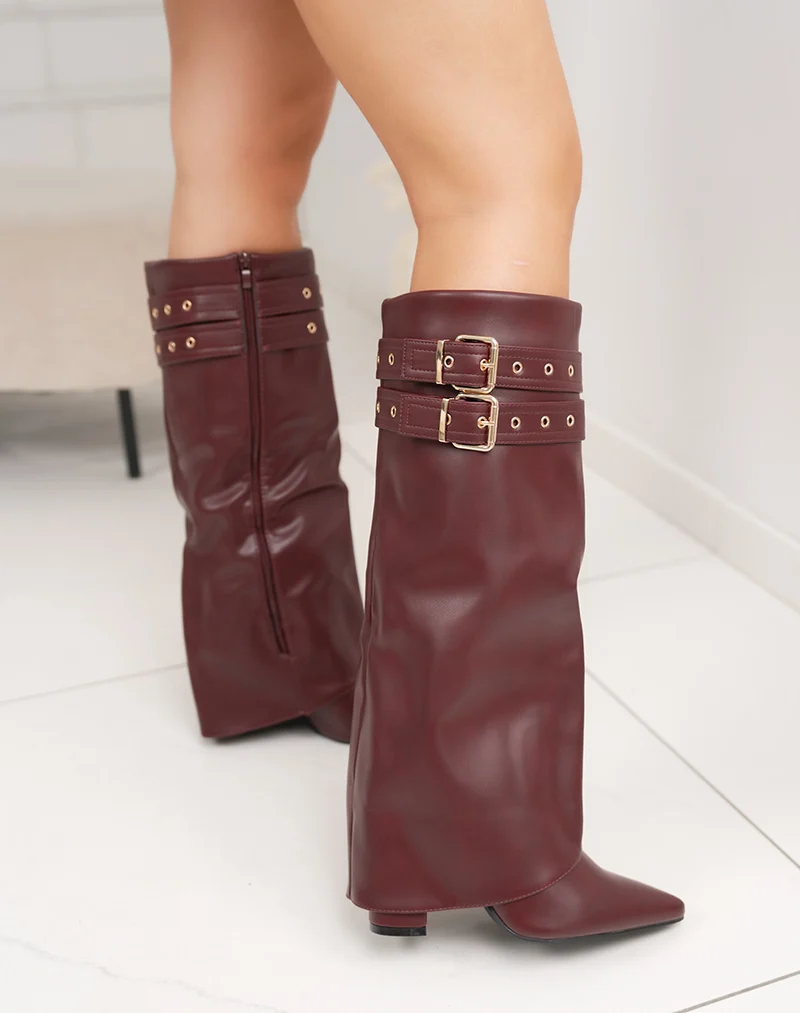 Bottes femme bordeaux à revers avec double lanière dorée et talon haut 9cm