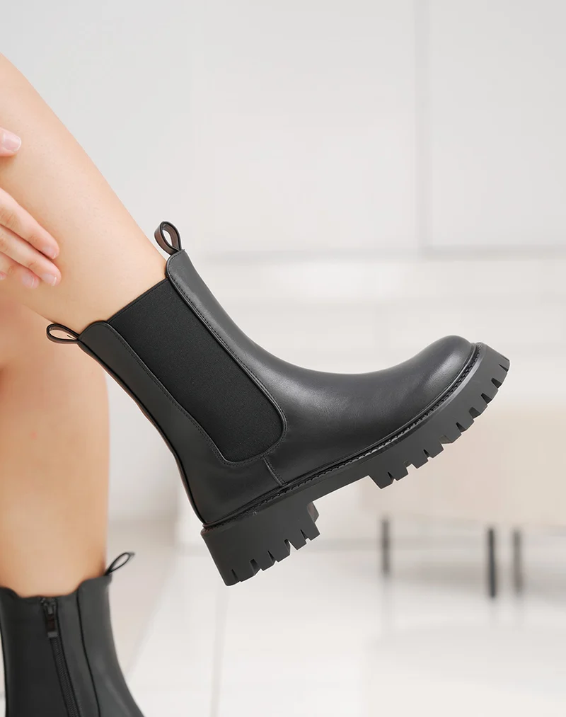 Bottine femme noire Chelsea à semelle épaisse crantée et talon confortable