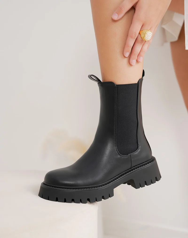 Bottine femme noire Chelsea à semelle épaisse crantée et talon confortable