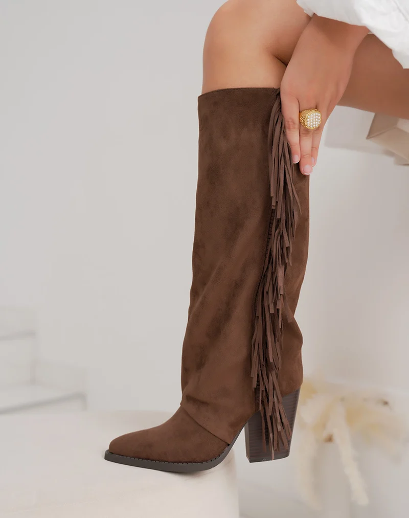 Bottes femme marron élégantes en suédine à franges avec talon carré et bout pointu