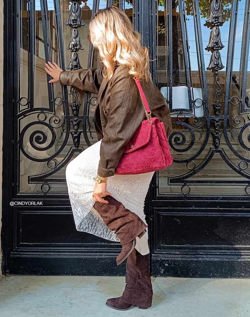 Bottine femme marron tendance style santiags avec couture plissée et talon biseauté