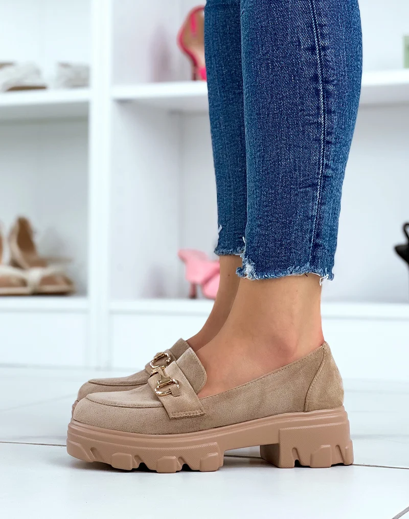Mocassins en suédine taupe à semelle épaisse et crantée