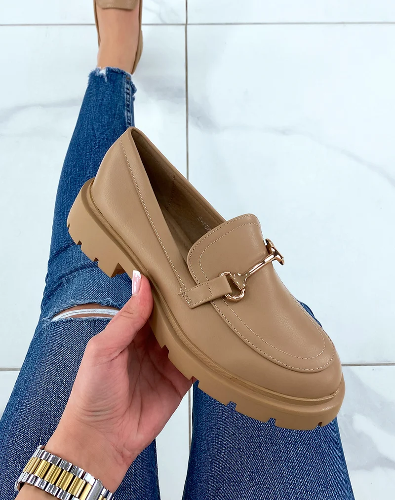 Mocassins taupe à semelle épaisse et crantée