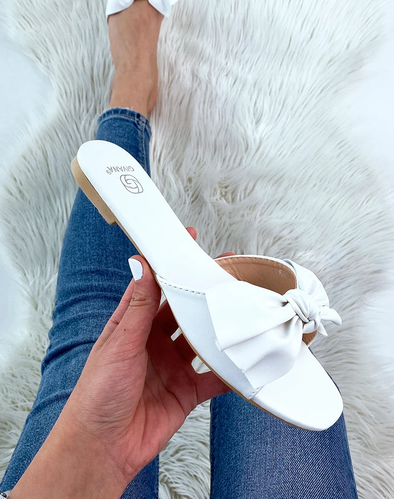 Mules blanches à nœud