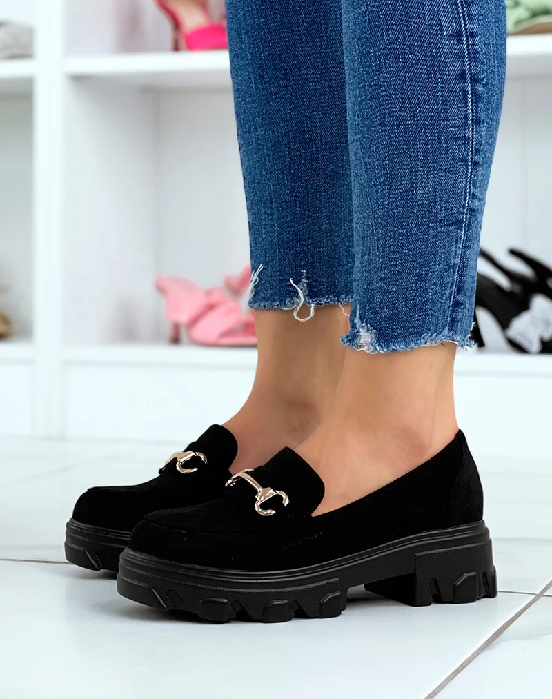 Mocassins en suédine noire à semelle épaisse et crantée