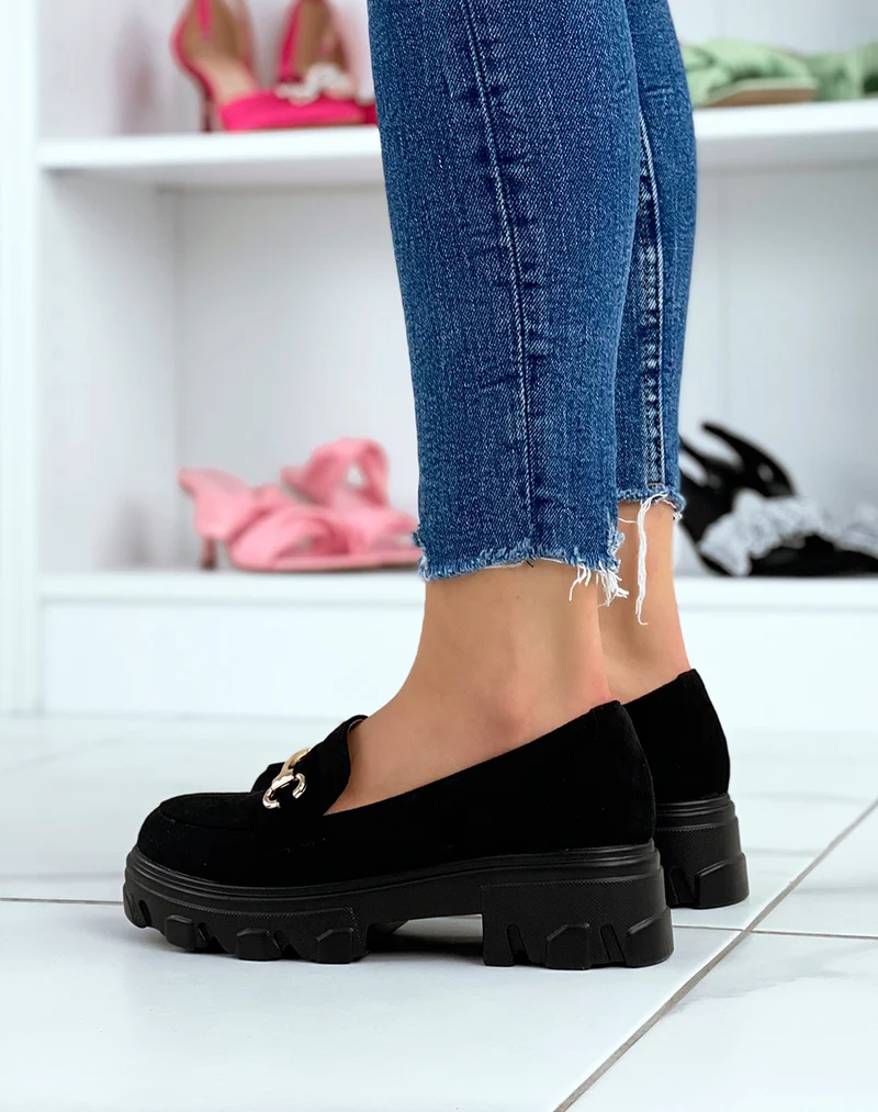 Mocassins en suédine noire à semelle épaisse et crantée