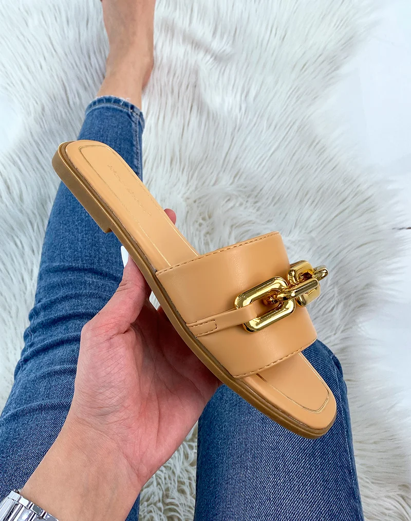 Mules camel à chaîne dorée