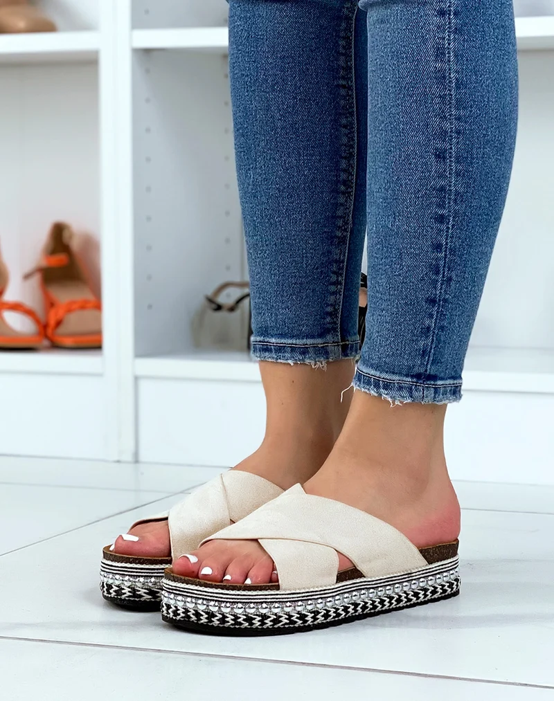 Mules en suédine beige à brides entrecroisées à plateforme
