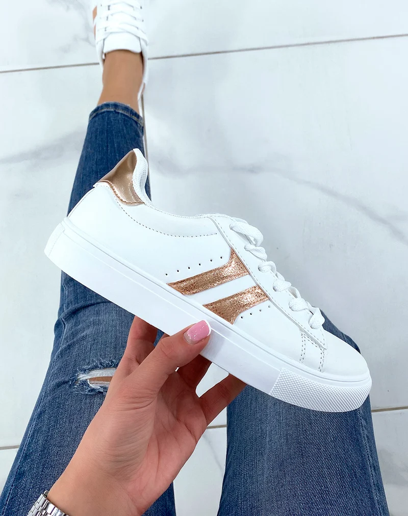 Baskets blanches et champagne basses