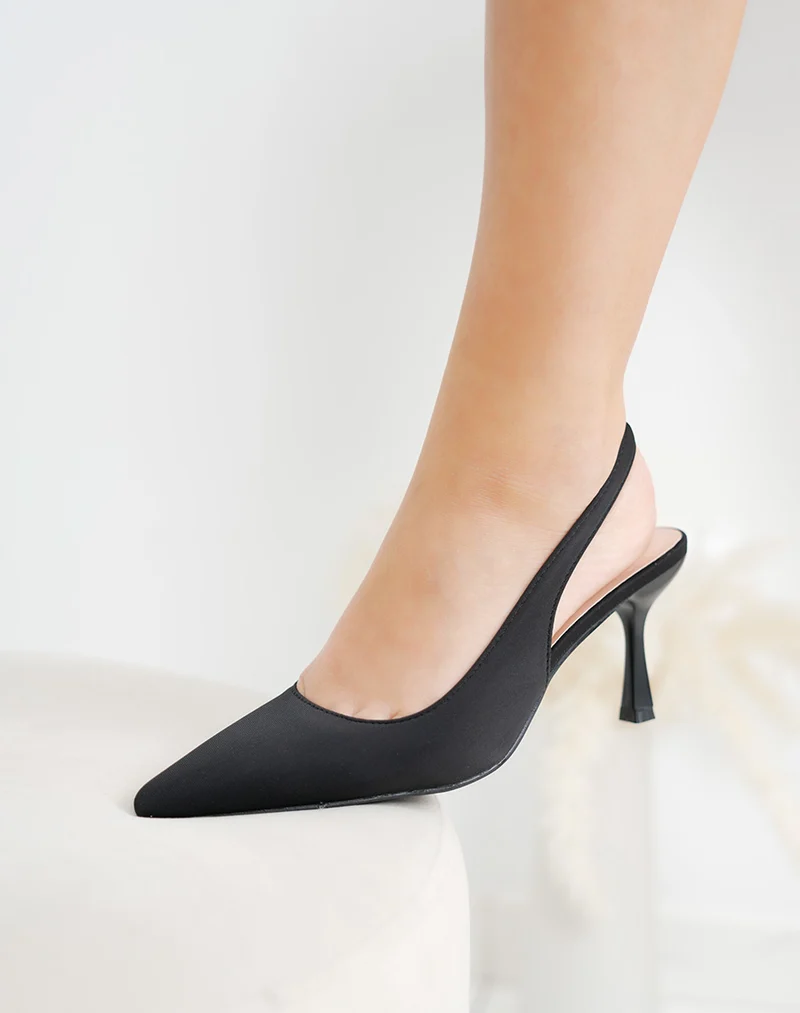 Escarpins femme noirs en tissu élégants à talon aiguille 8cm