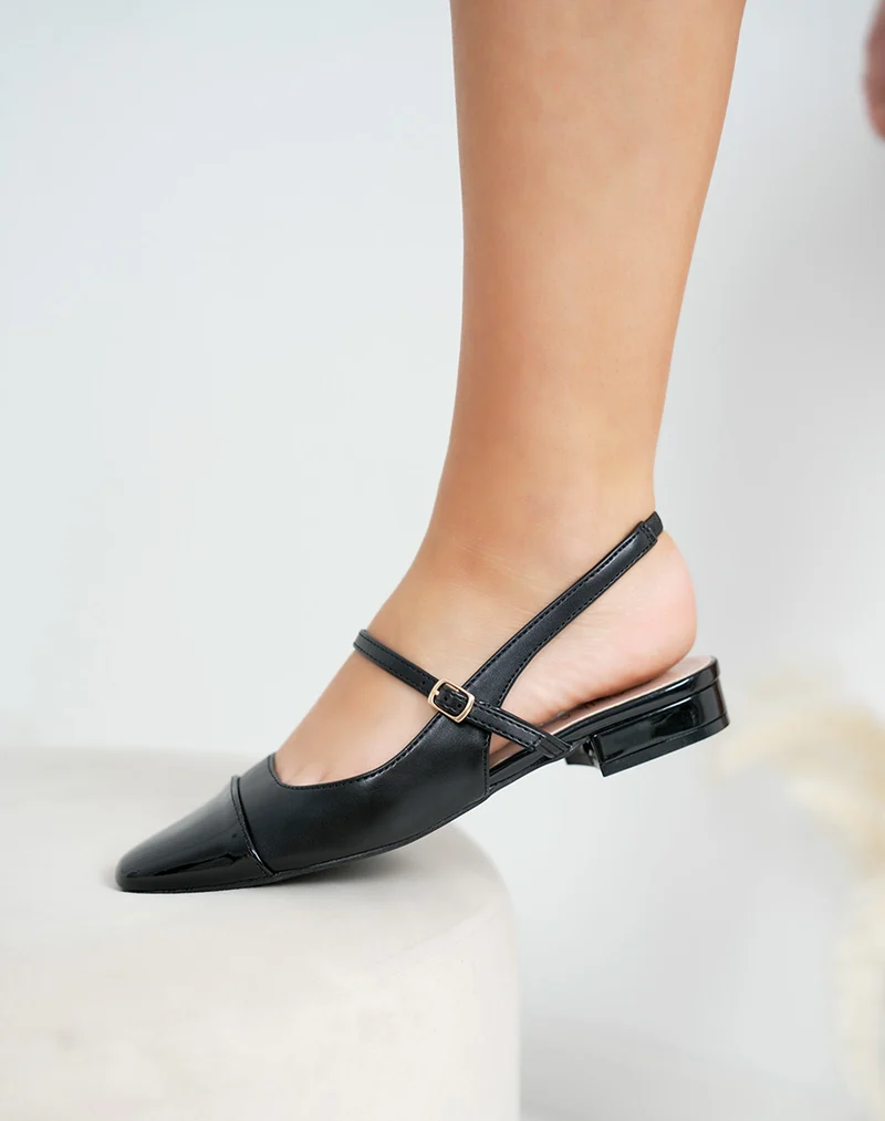 Escarpins femme noirs élégants à bout carré vernis et petit talon