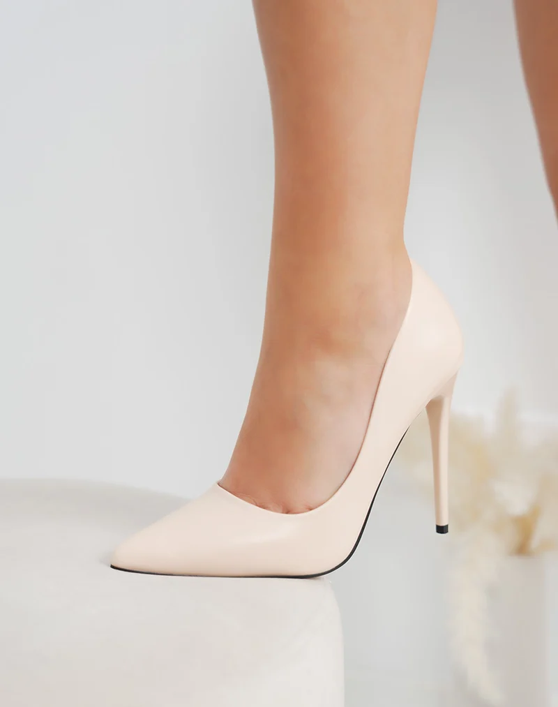 Escarpins femme beige mat à talon aiguille chic et intemporel