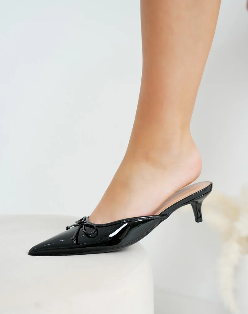 Escarpins mules femme noirs vernis élégants à petit talon 5 cm et bout pointu avec nœud