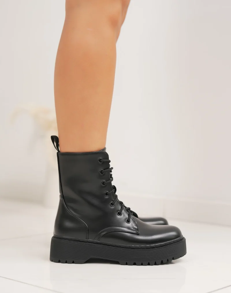 Bottines noires à lacets femme – Semelle crantée épaisse et intérieur fourré