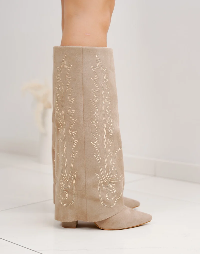 Bottes femme beige style santiags à strass dorés tendance et bout pointu