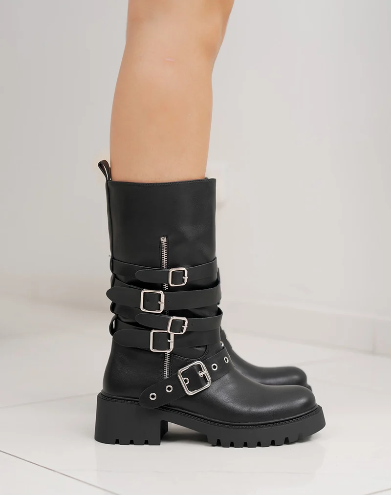 Bottines femme noires à brides argentées tendance avec semelle crantée