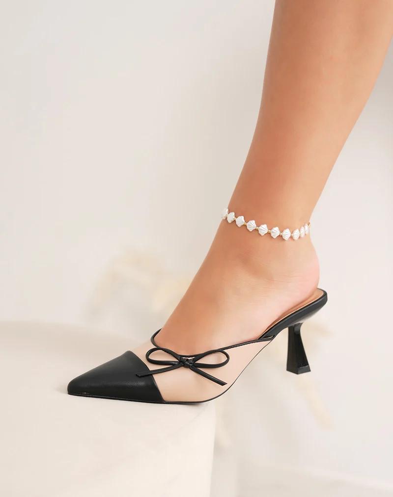 Escarpins femme beige et noir – élégants à bout pointu vernis avec nœud et talon 6,5 cm