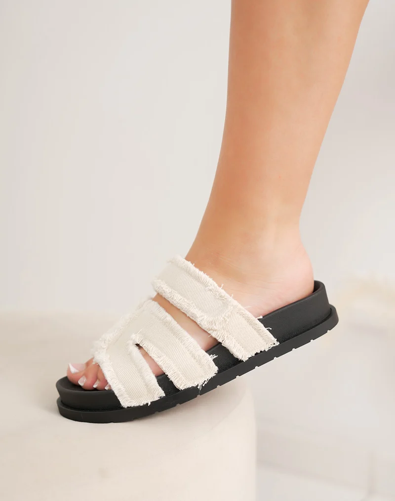 Mules femme beige tendance en tissu effet déchiré avec brides scratchées en H