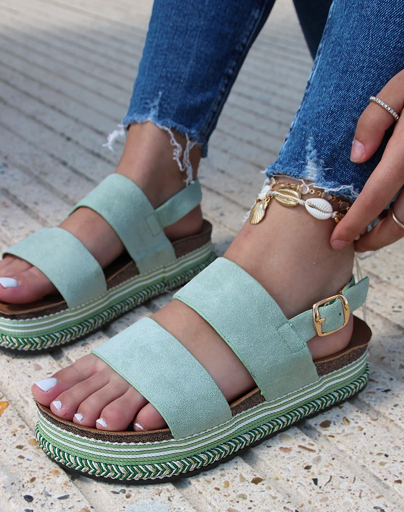 Sandales à doubles brides en suédine verte pastel