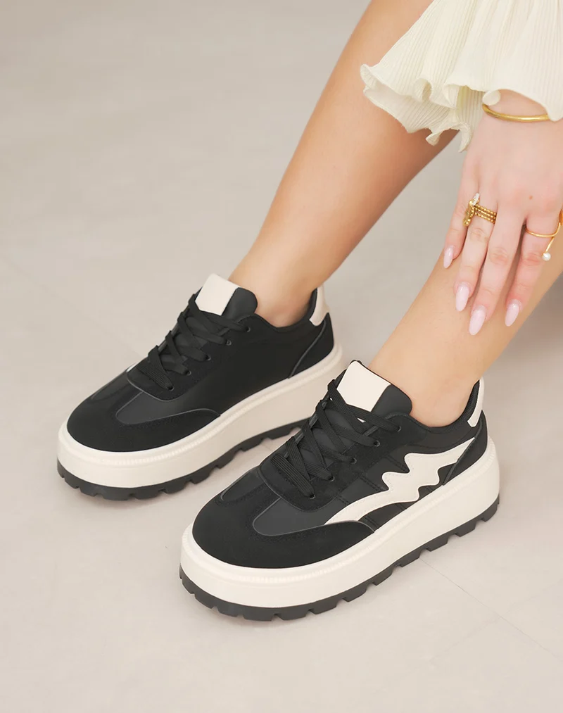 Basket femme noire en suédine avec empiècements beiges et semelle épaisse tendance