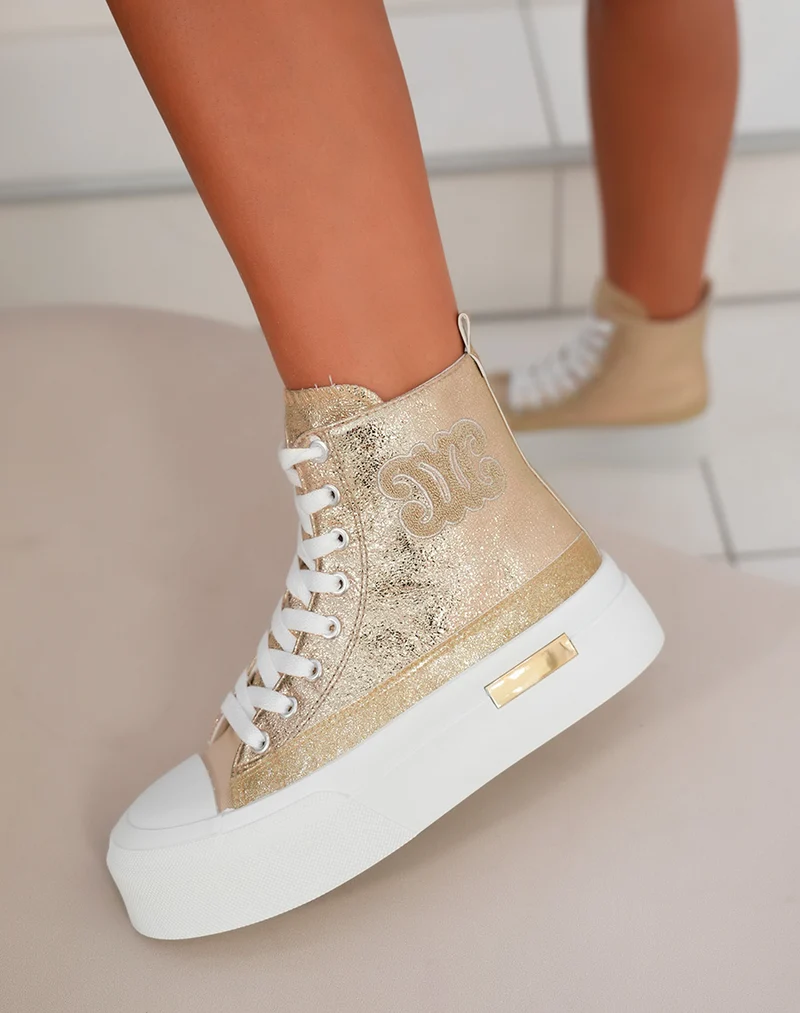 Basket montante femme dorée brillante avec logo en tissu